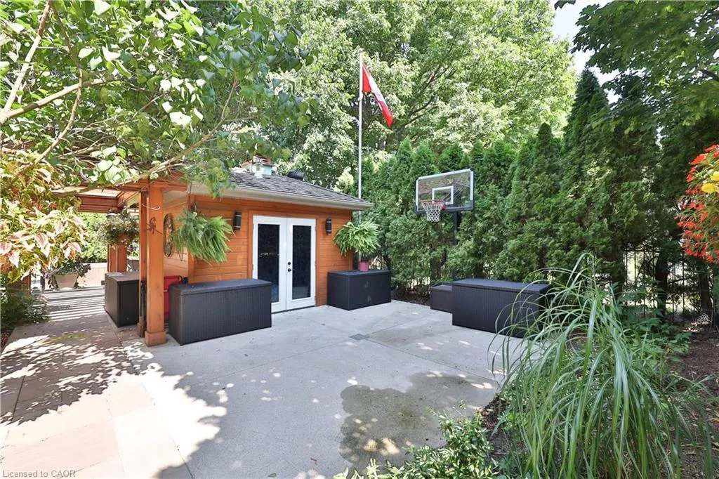 541 Arrowhead Road