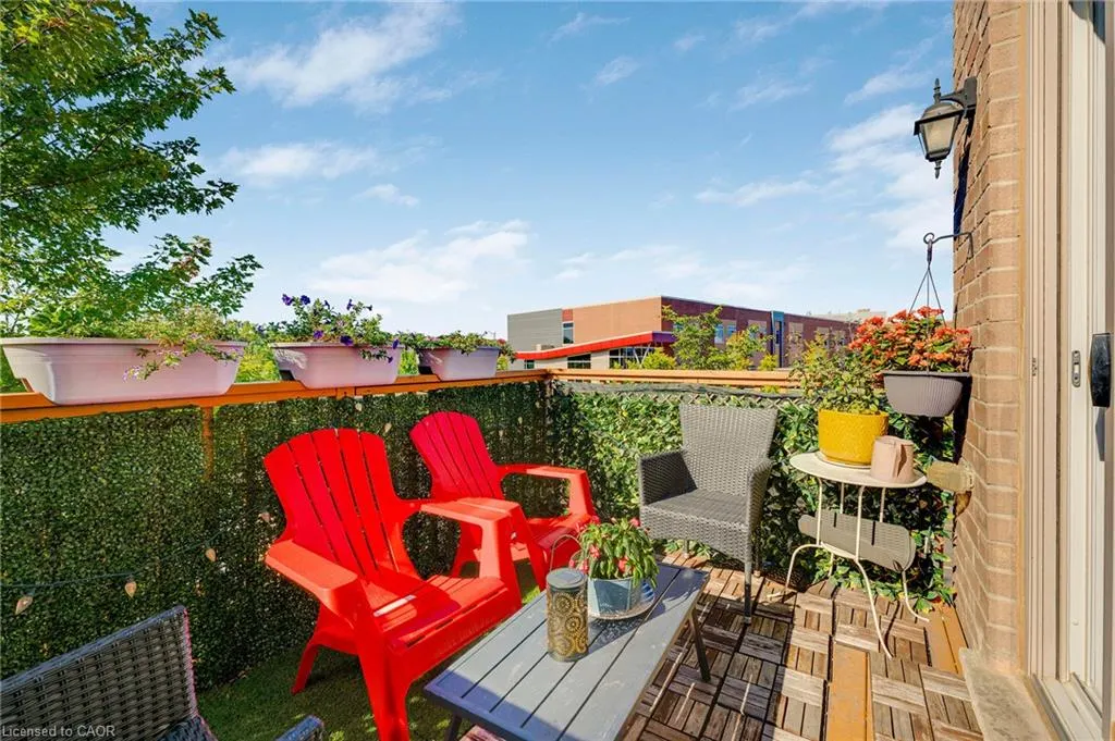 411 Hardwick Common