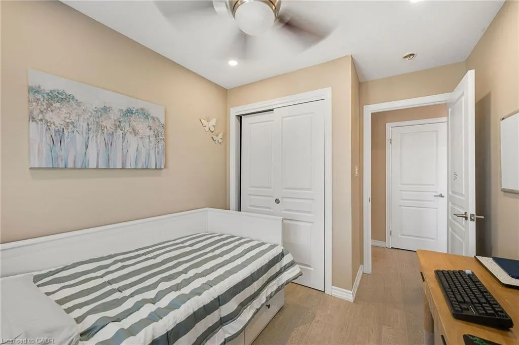411 Hardwick Common