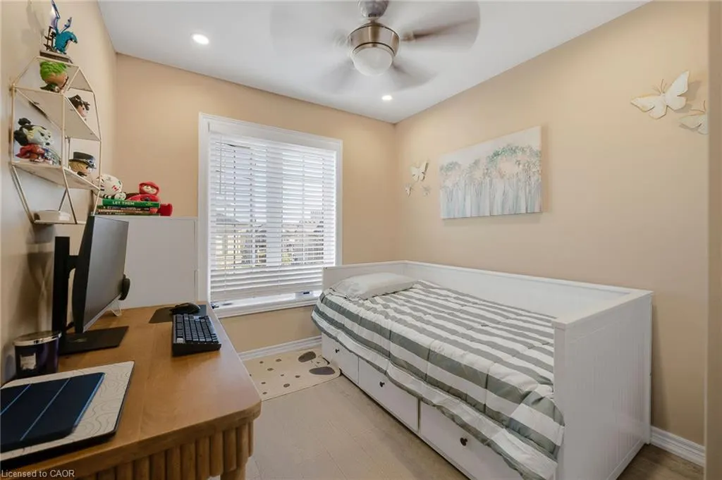 411 Hardwick Common