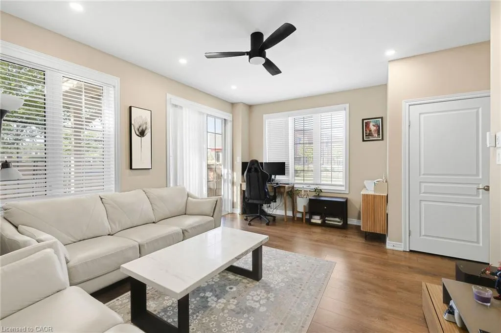 411 Hardwick Common