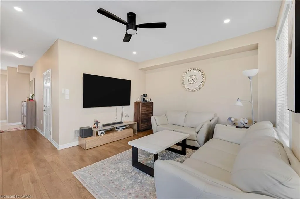 411 Hardwick Common