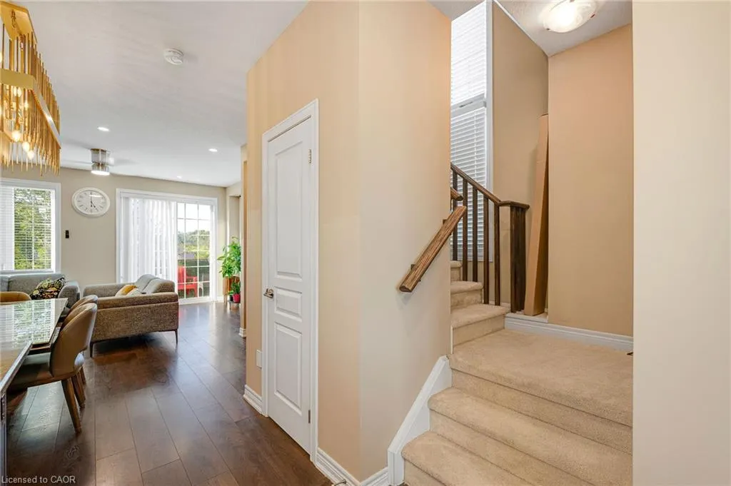 411 Hardwick Common