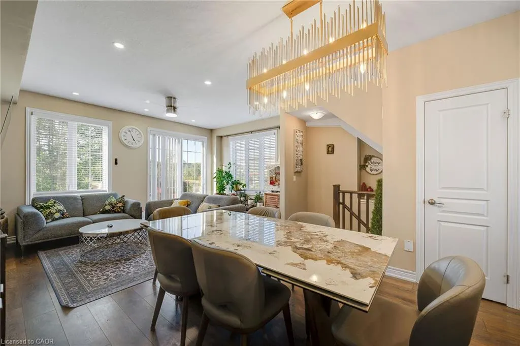 411 Hardwick Common