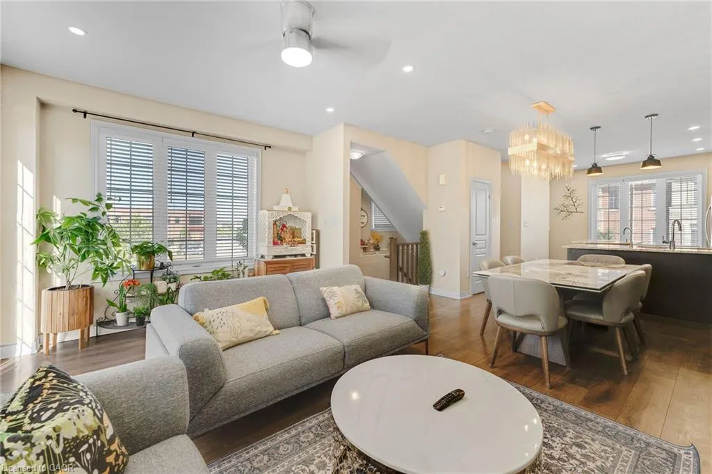 411 Hardwick Common