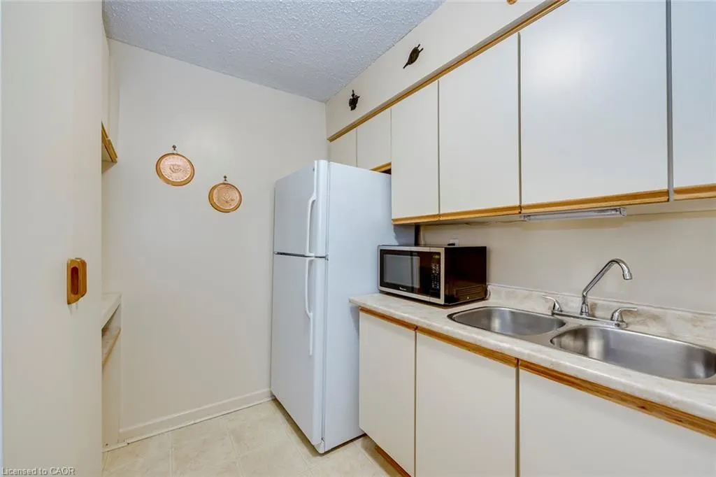 212 Kerr Street #906
