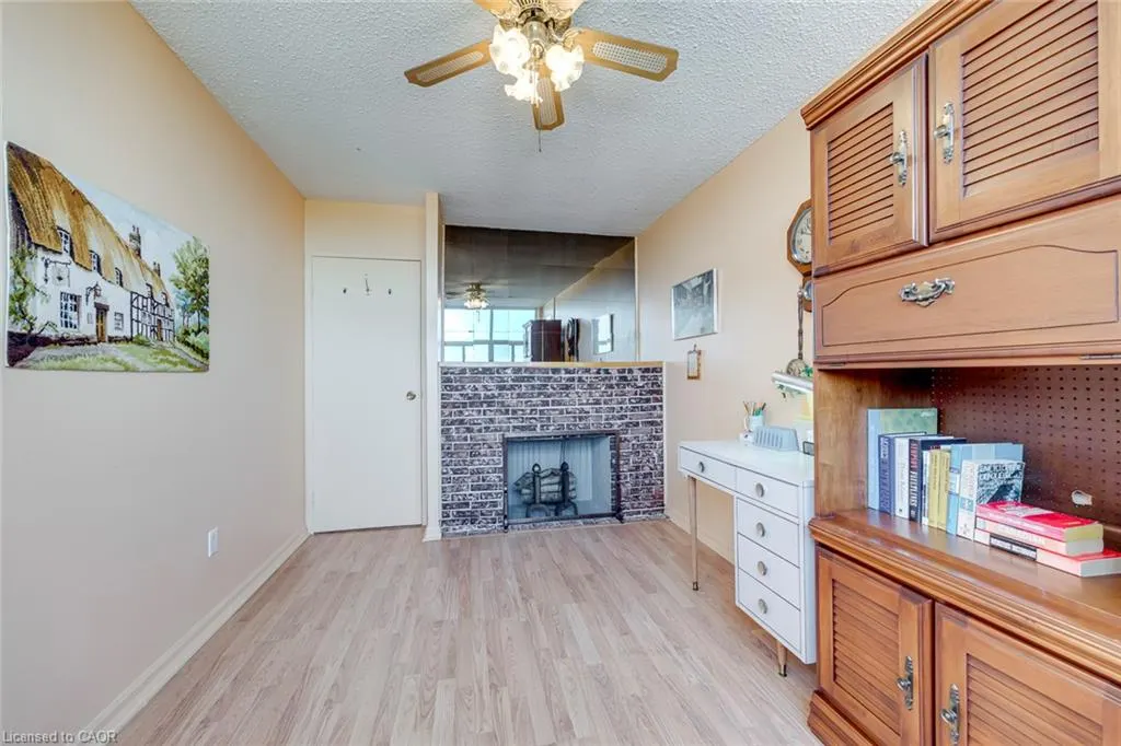 212 Kerr Street #906