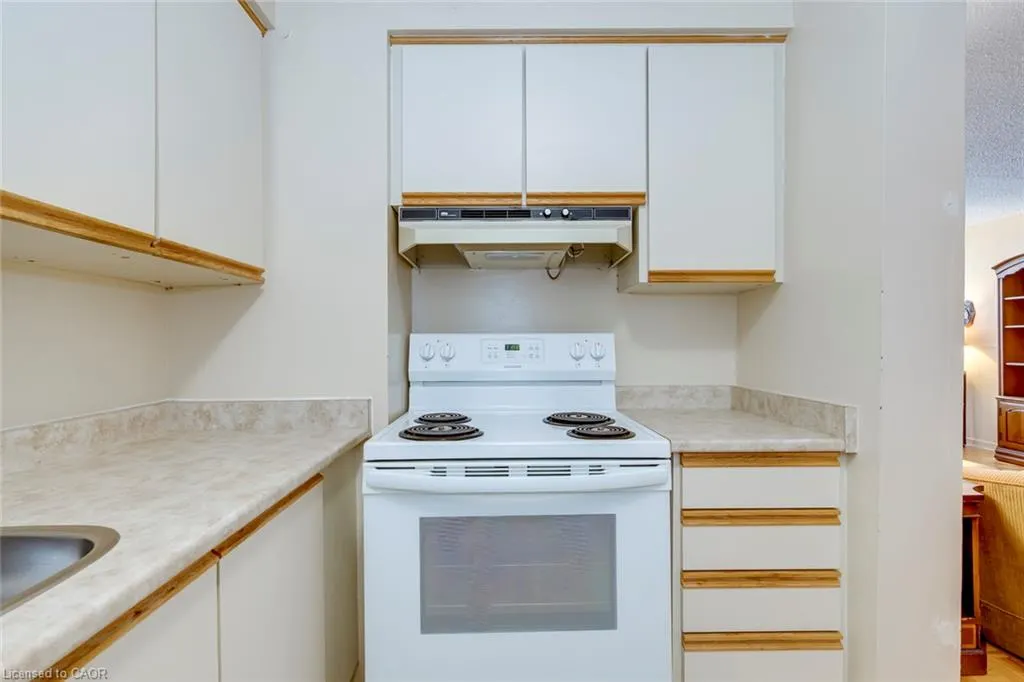 212 Kerr Street #906