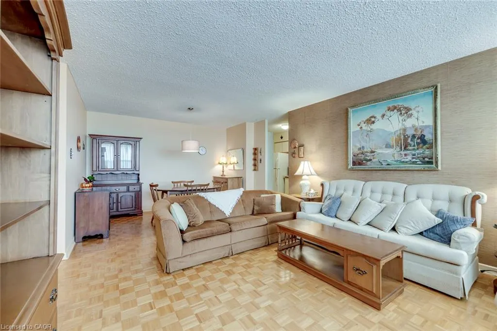 212 Kerr Street #906