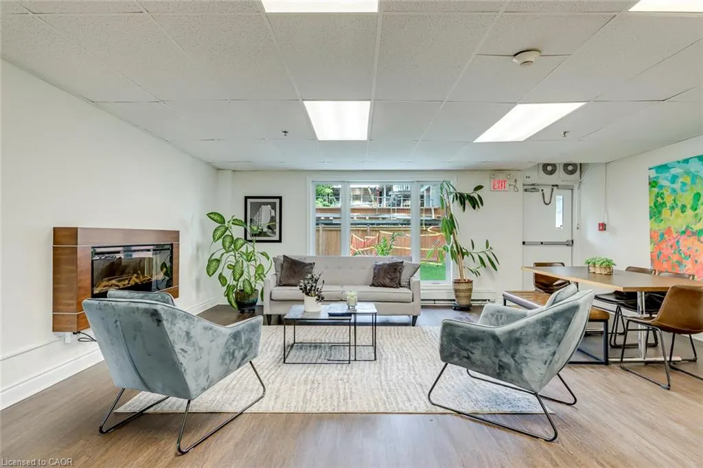 212 Kerr Street #906