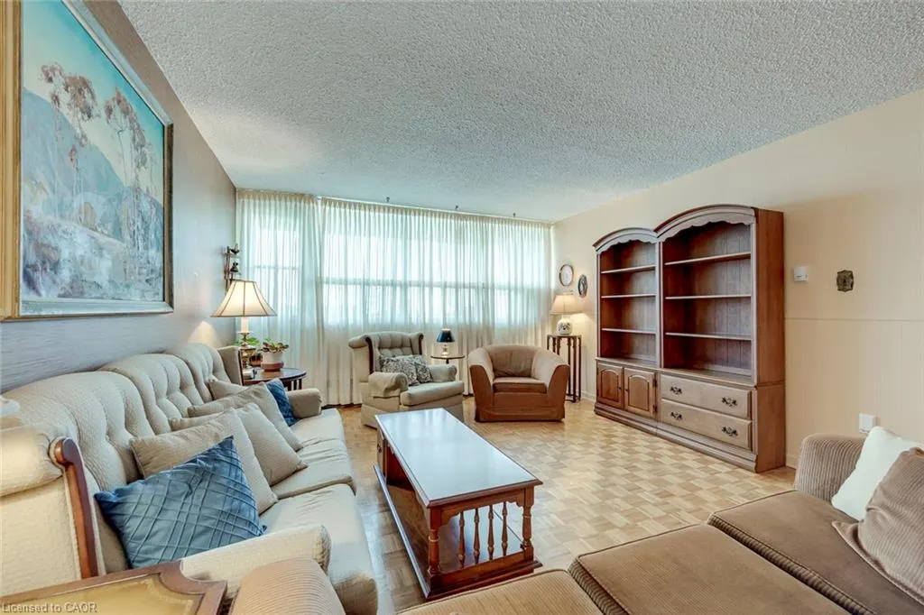 212 Kerr Street #906
