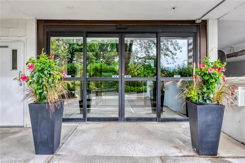 212 Kerr Street #906