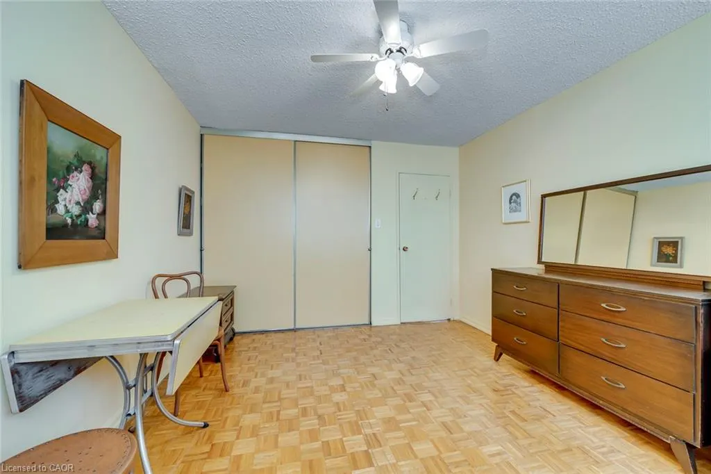 212 Kerr Street #906