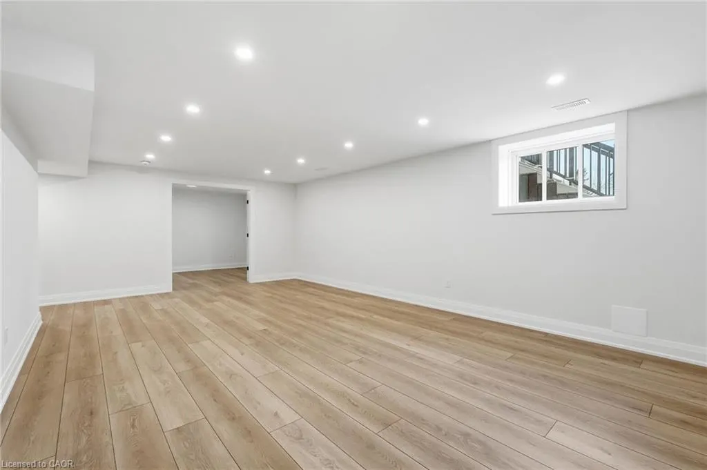 7 Bartlett Avenue