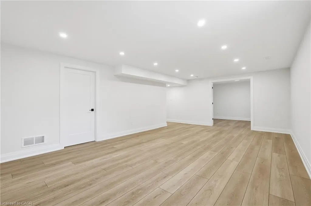 7 Bartlett Avenue