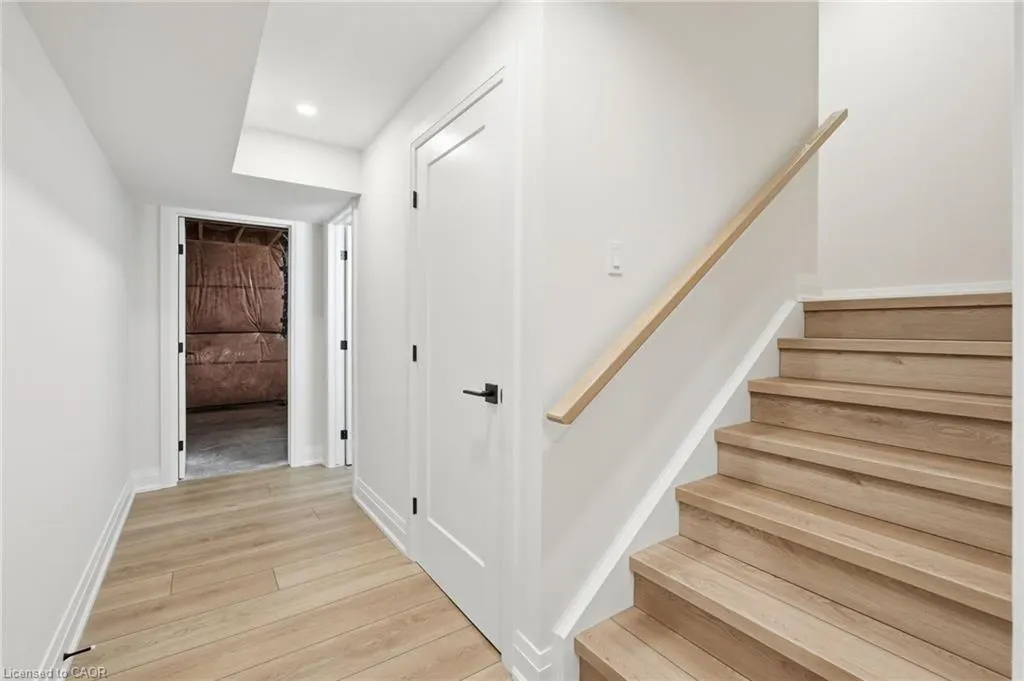 7 Bartlett Avenue