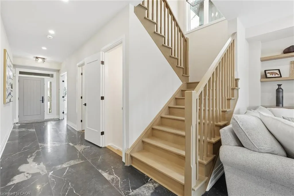 7 Bartlett Avenue
