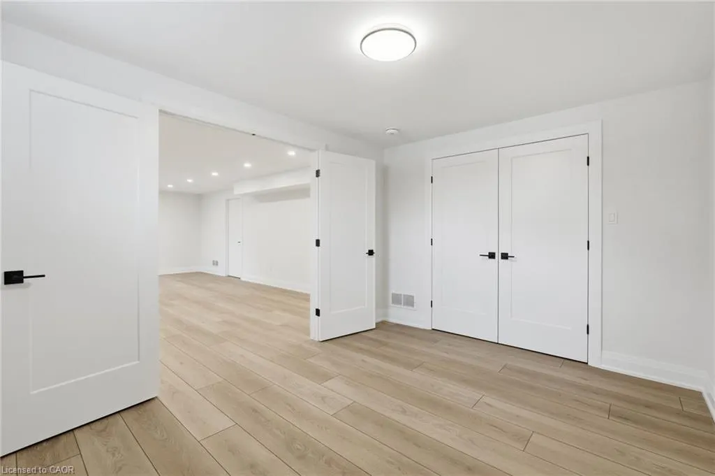 7 Bartlett Avenue