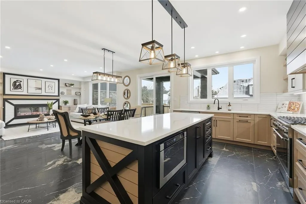 7 Bartlett Avenue