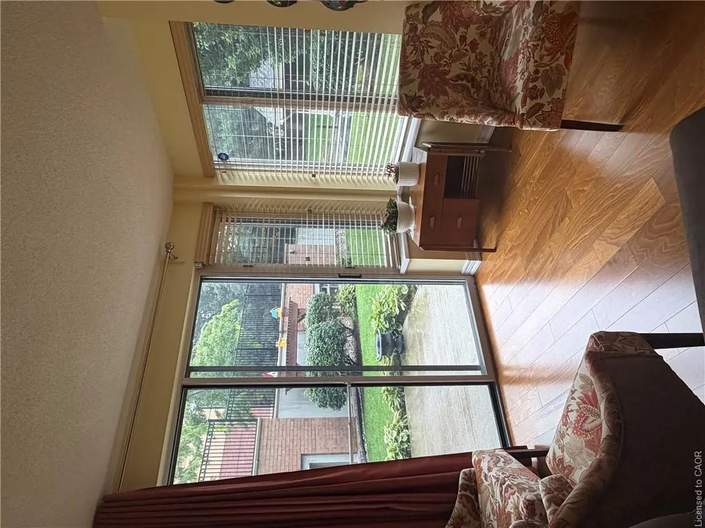 275 Main Street E #001