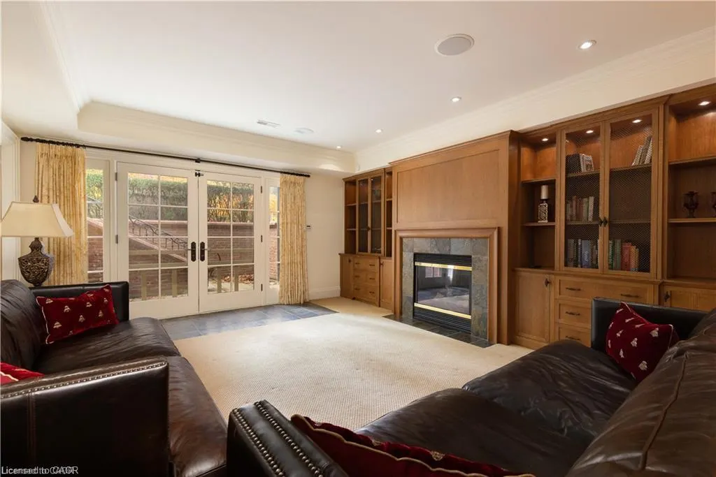 1081 Argyle Drive