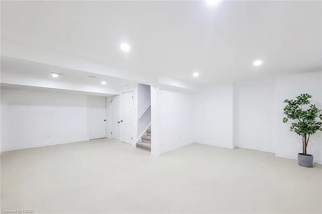 8 Dalton Gate