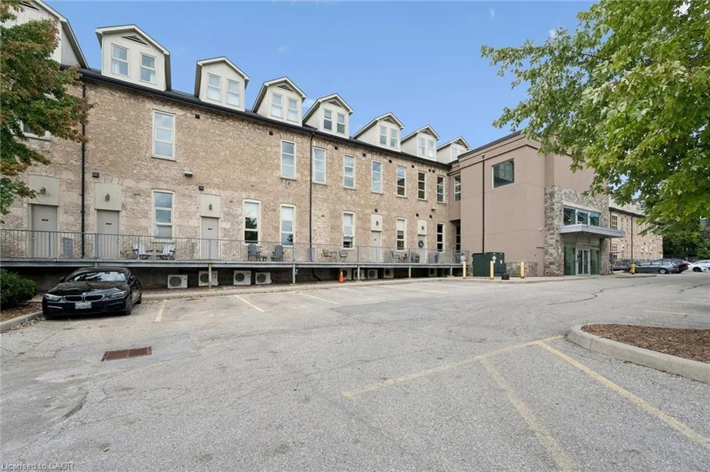 25 Concession Street #204