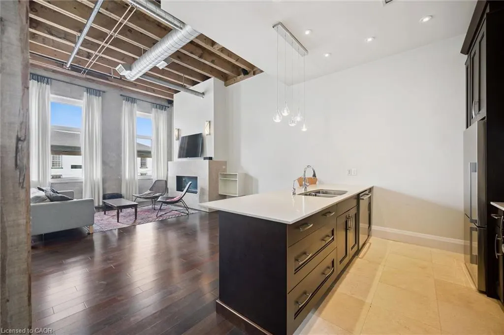 25 Concession Street #204