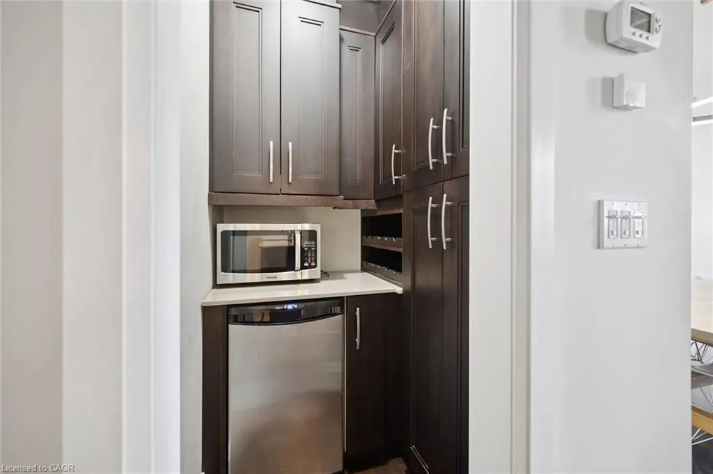 25 Concession Street #204