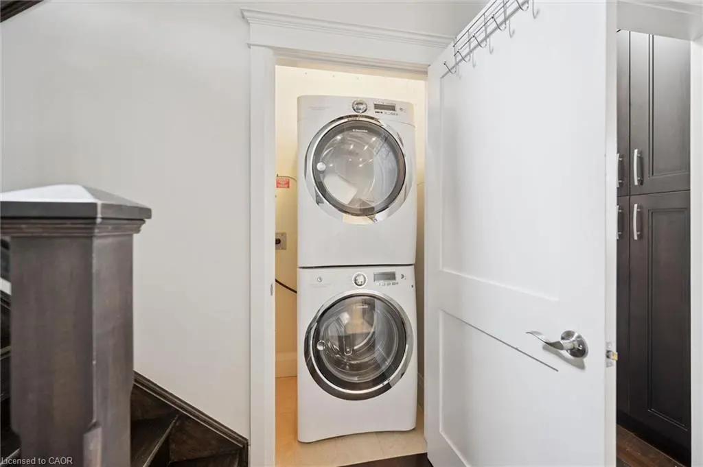 25 Concession Street #204