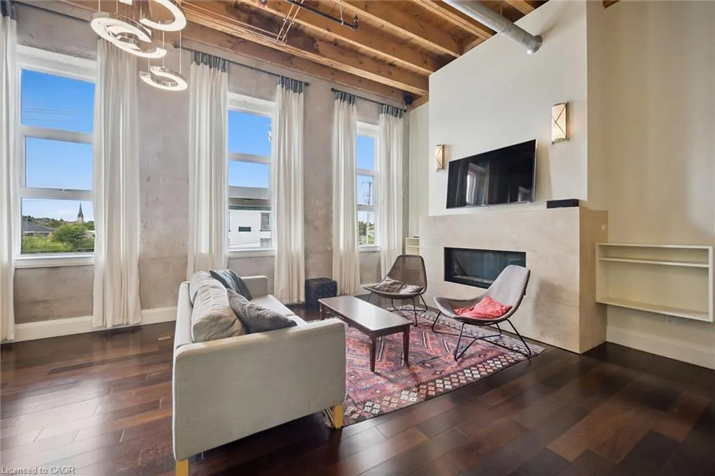 25 Concession Street #204