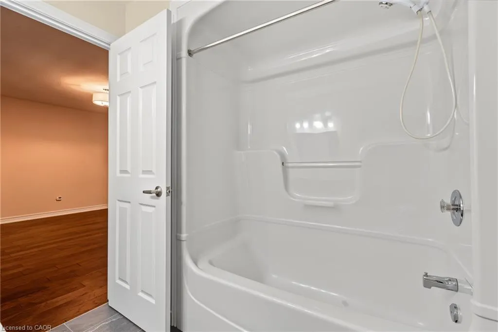173 Wilson Street W #4