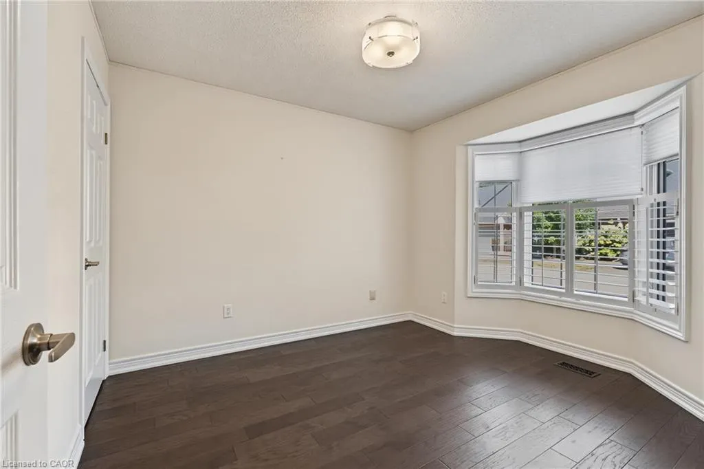 173 Wilson Street W #4