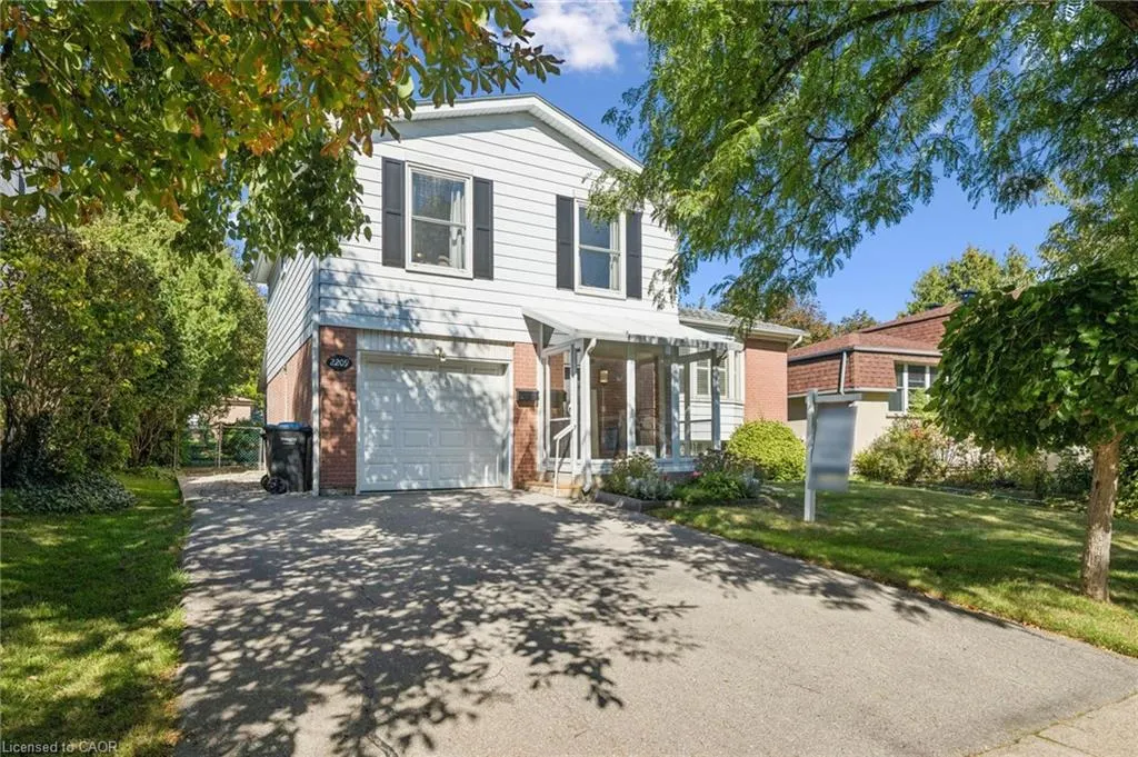 2209 Buttonbush Crescent