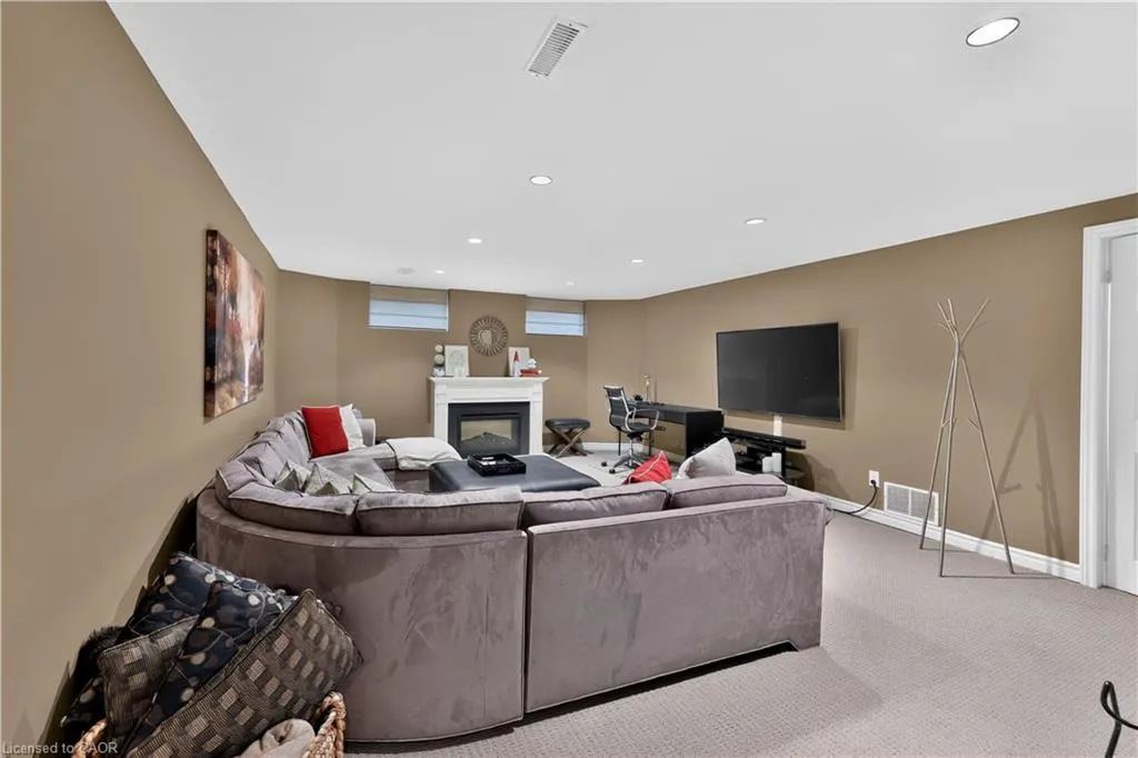 3708 Beechollow Crescent
