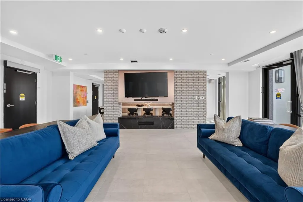 461 Green Road #822