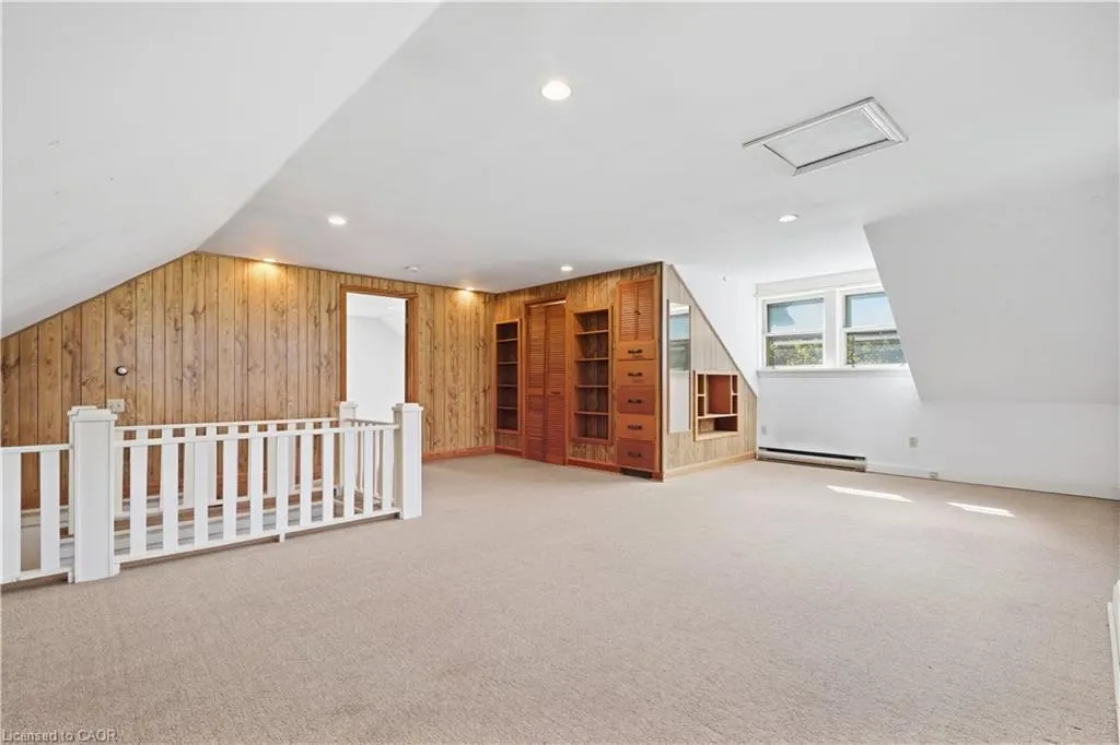 32 Wentworth Avenue