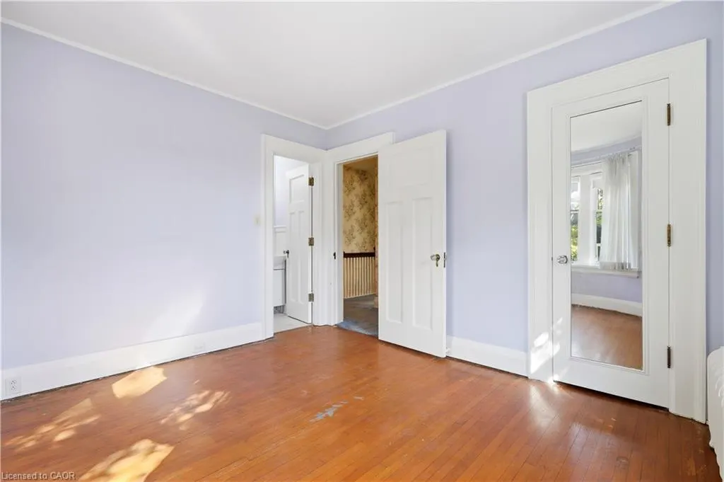 32 Wentworth Avenue