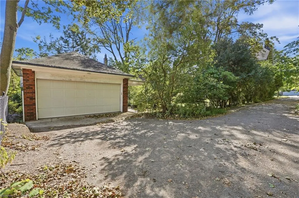 32 Wentworth Avenue