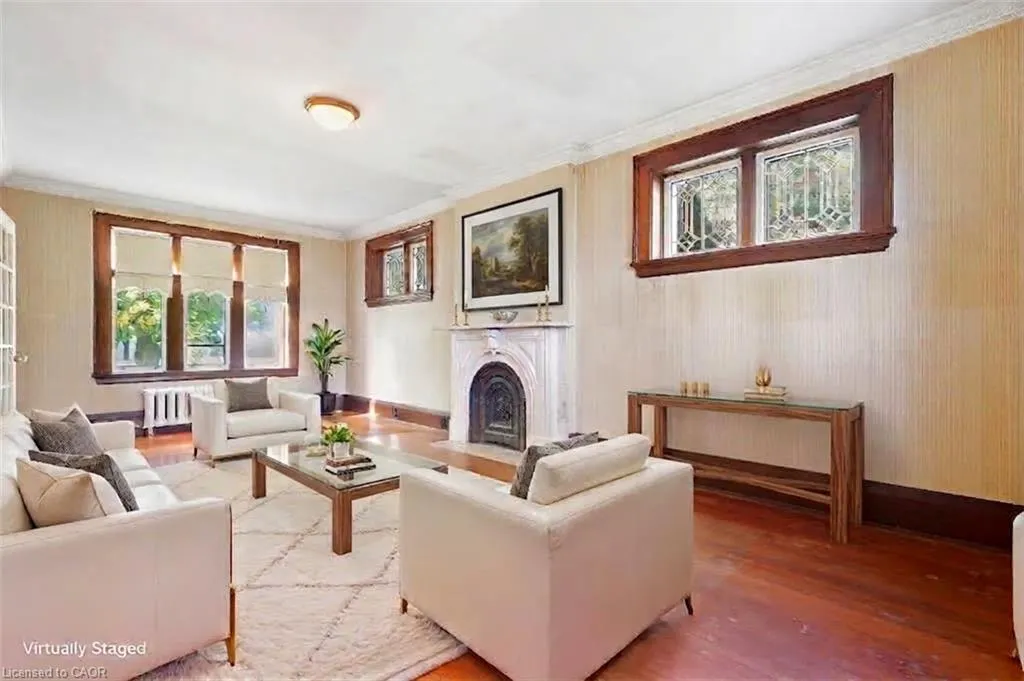 32 Wentworth Avenue