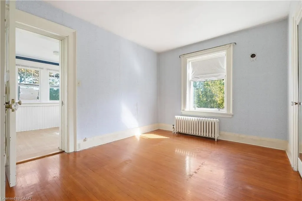 32 Wentworth Avenue