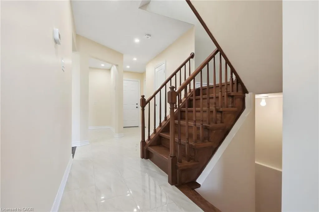 184 Macintosh Drive