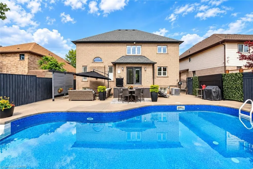 55 Chianti Crescent