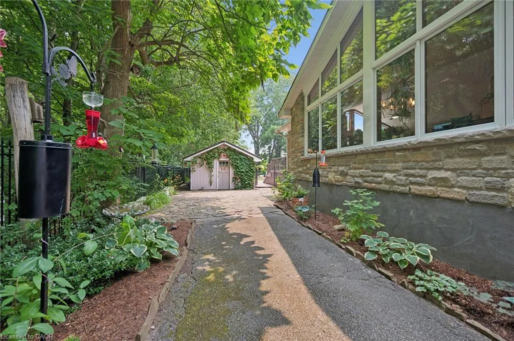 410 Avenue Road