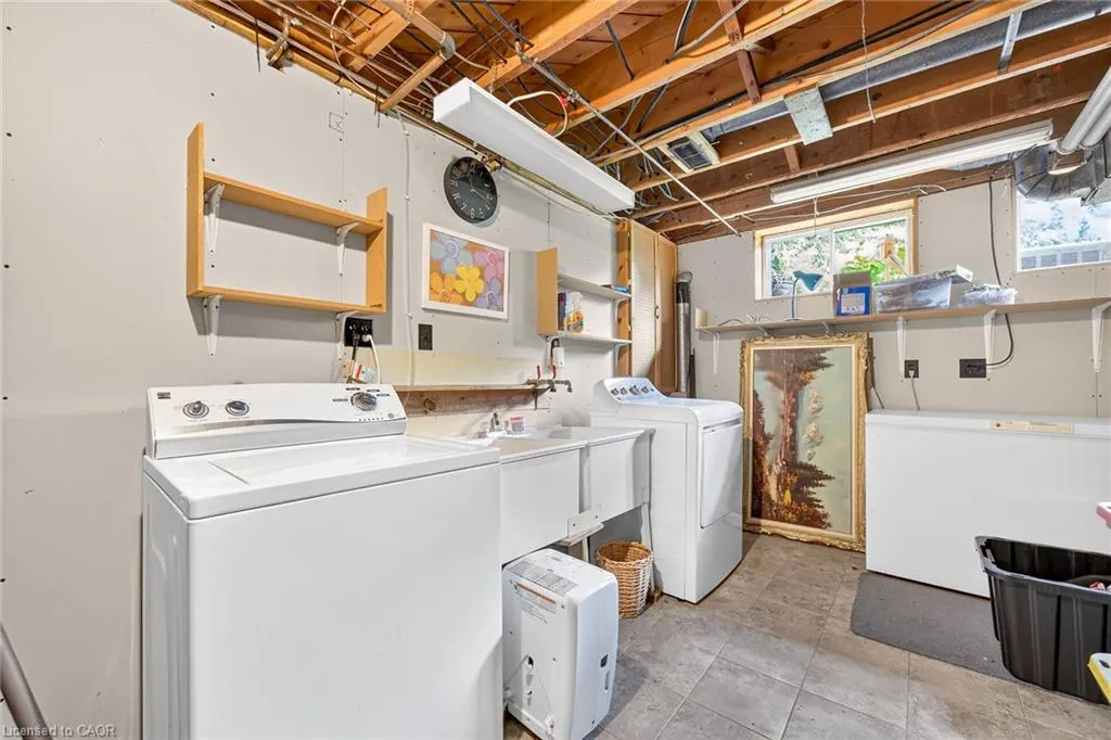 1308 Redbank Crescent