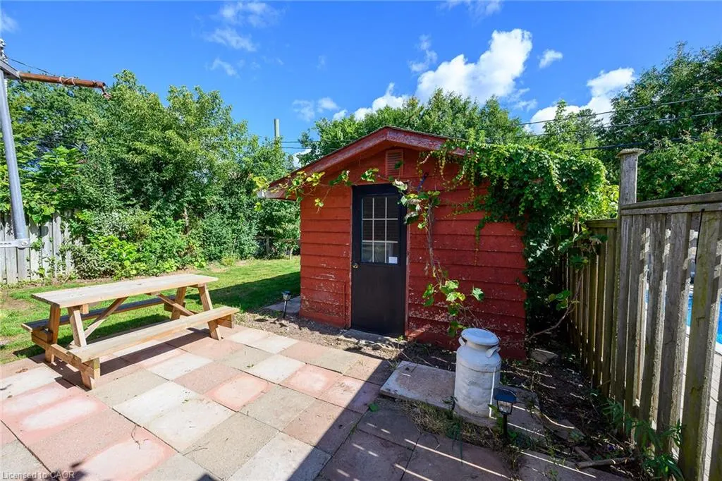 1308 Redbank Crescent