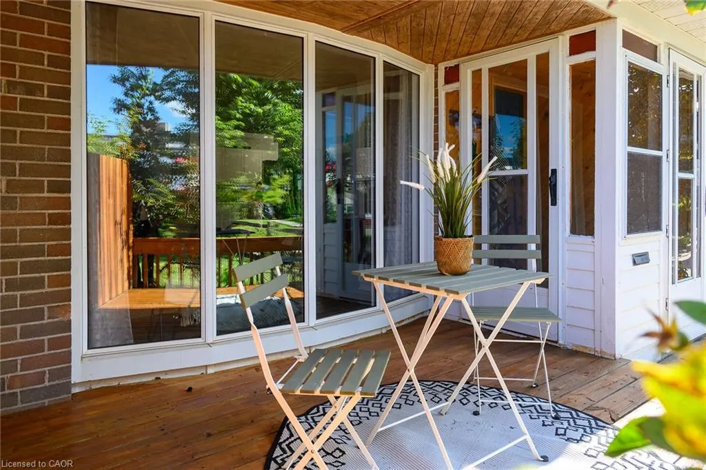 1308 Redbank Crescent