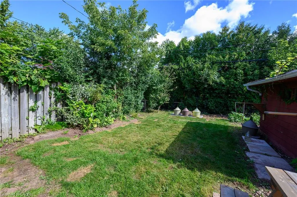 1308 Redbank Crescent