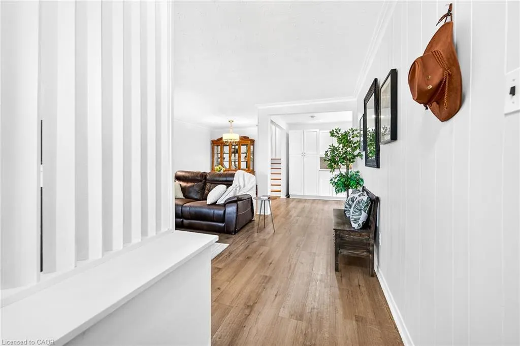 1308 Redbank Crescent