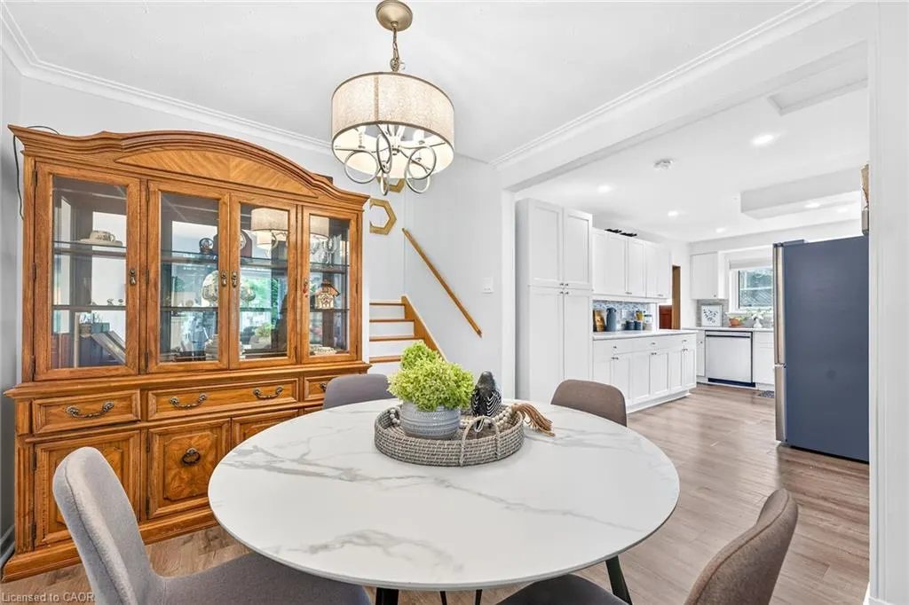 1308 Redbank Crescent